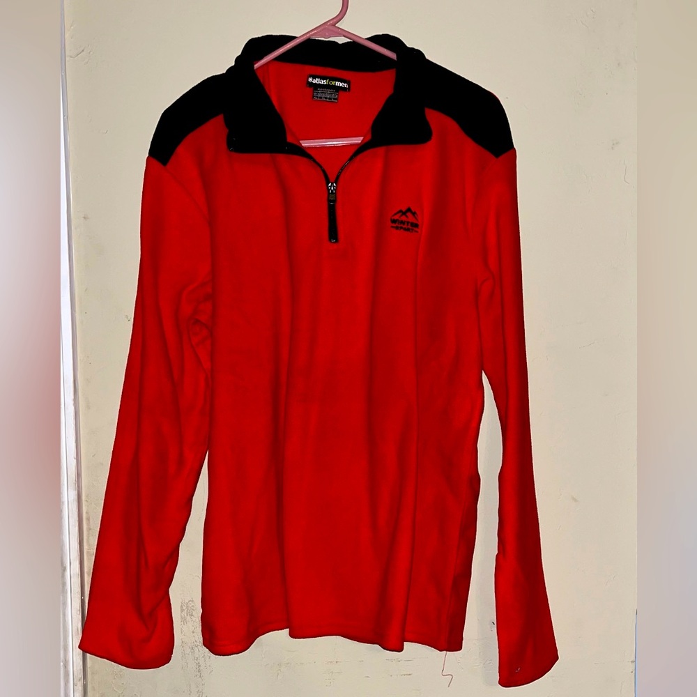 Atlas for men Red fleece pullover, 1/3 zip. Size XL No rips or holes.